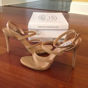 Steve Madden Fauna Heels - size 9